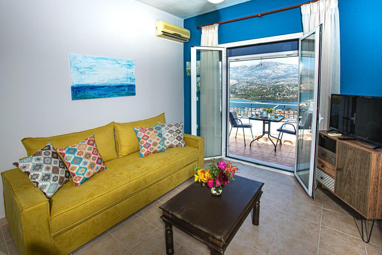 Antigone Apartments Argostoli المظهر الخارجي الصورة